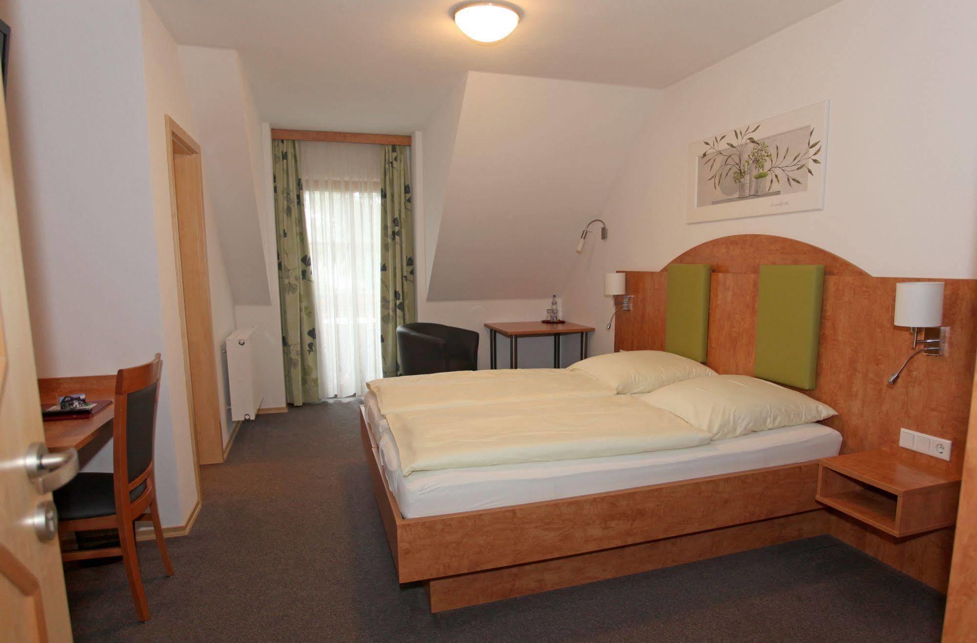 Hotel Garni Hopfengold Wolnzach Eksteriør bilde